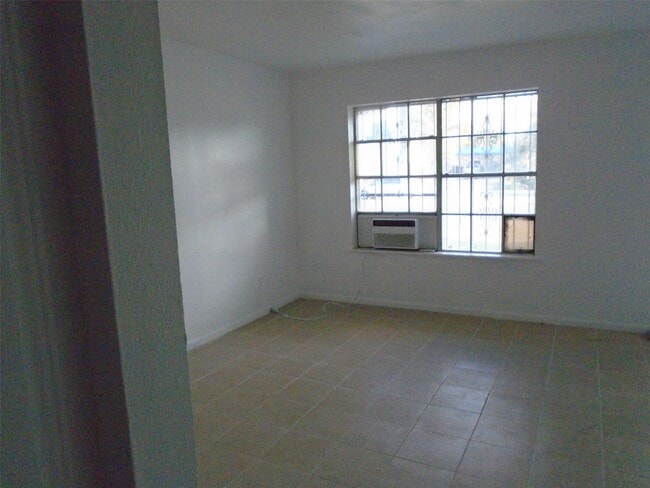 12054 Beechnut St in Houston, TX - Building Photo - Building Photo