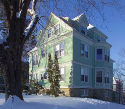 660 Rock St in Fall River, MA - Building Photo - Building Photo