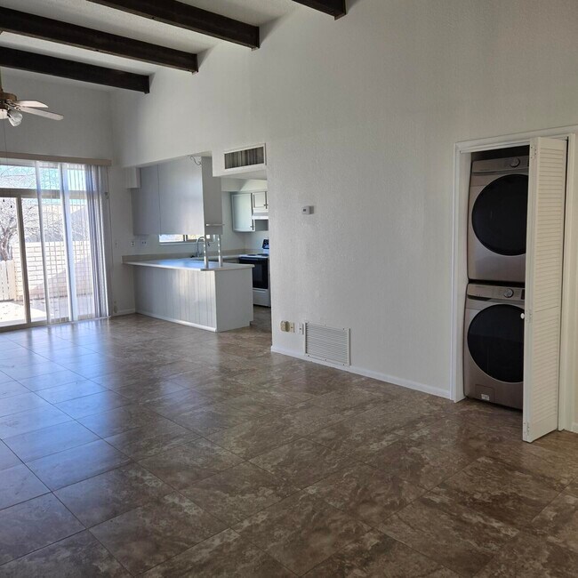 1305 Rio Rancho Blvd SE in Rio Rancho, NM - Building Photo - Building Photo