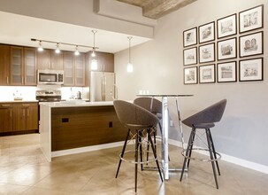 201 Lavaca St in Austin, TX - Building Photo - Building Photo