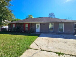 7441 Quorum Dr in Baton Rouge, LA - Building Photo - Building Photo