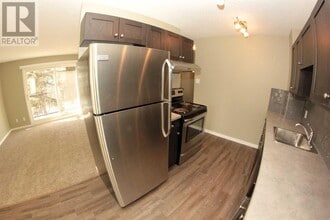 2417-13 13 St N in Lethbridge, AB - Building Photo - Building Photo
