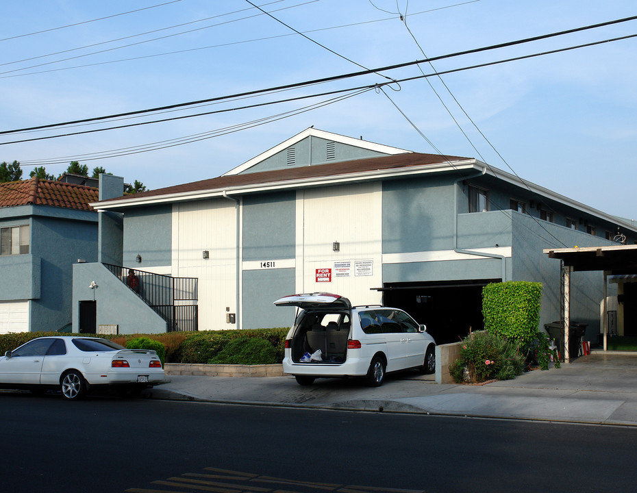 14511 Larch Ave in Hawthorne, CA - Building Photo