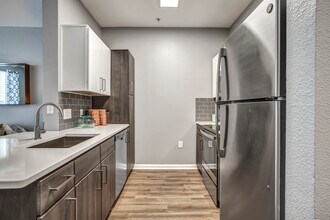 Sterling in Austin, TX - Foto de edificio - Building Photo