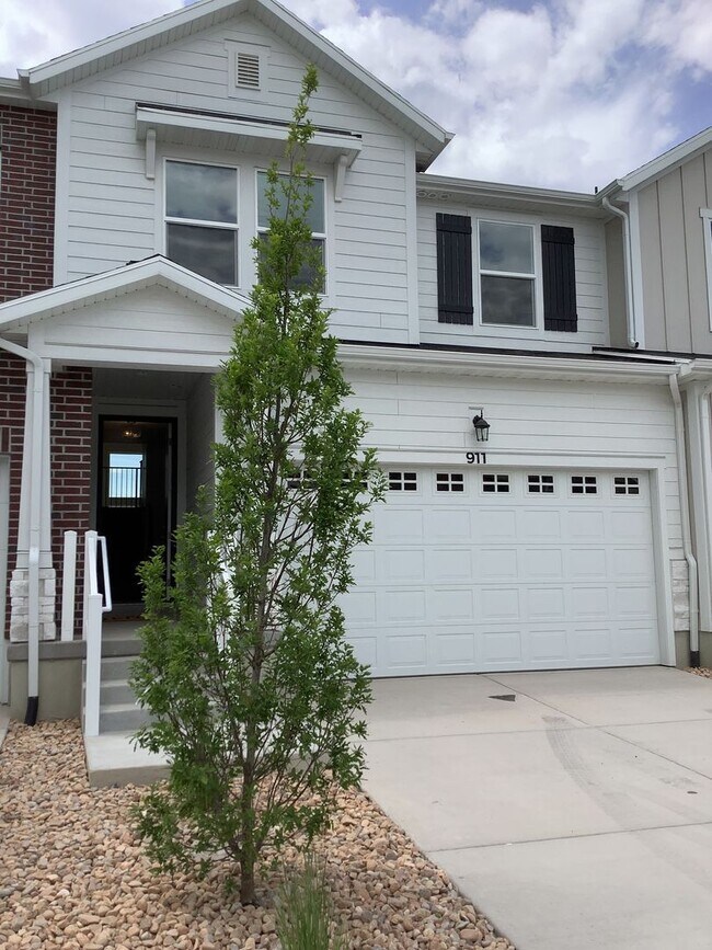 property at 911 Portman Wy