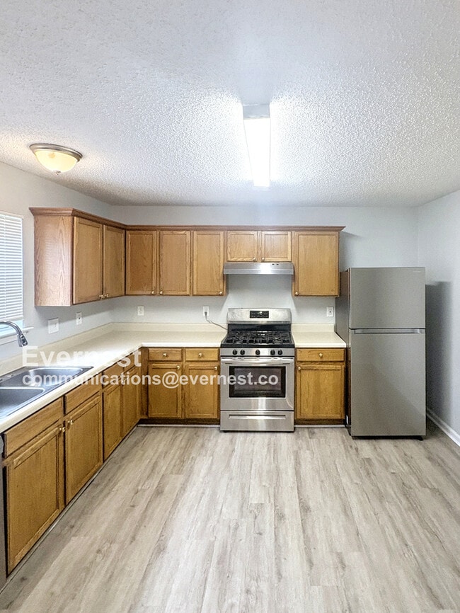 551 Eagles Crossing Cir in Riverdale, GA - Foto de edificio - Building Photo