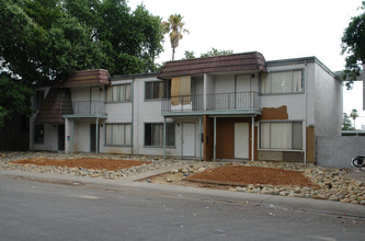 4800 Pasarobles Dr in Sacramento, CA - Foto de edificio - Building Photo