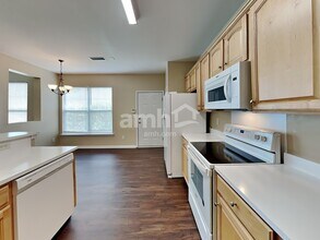 13207 Meadowmere Rd in Huntersville, NC - Foto de edificio - Building Photo