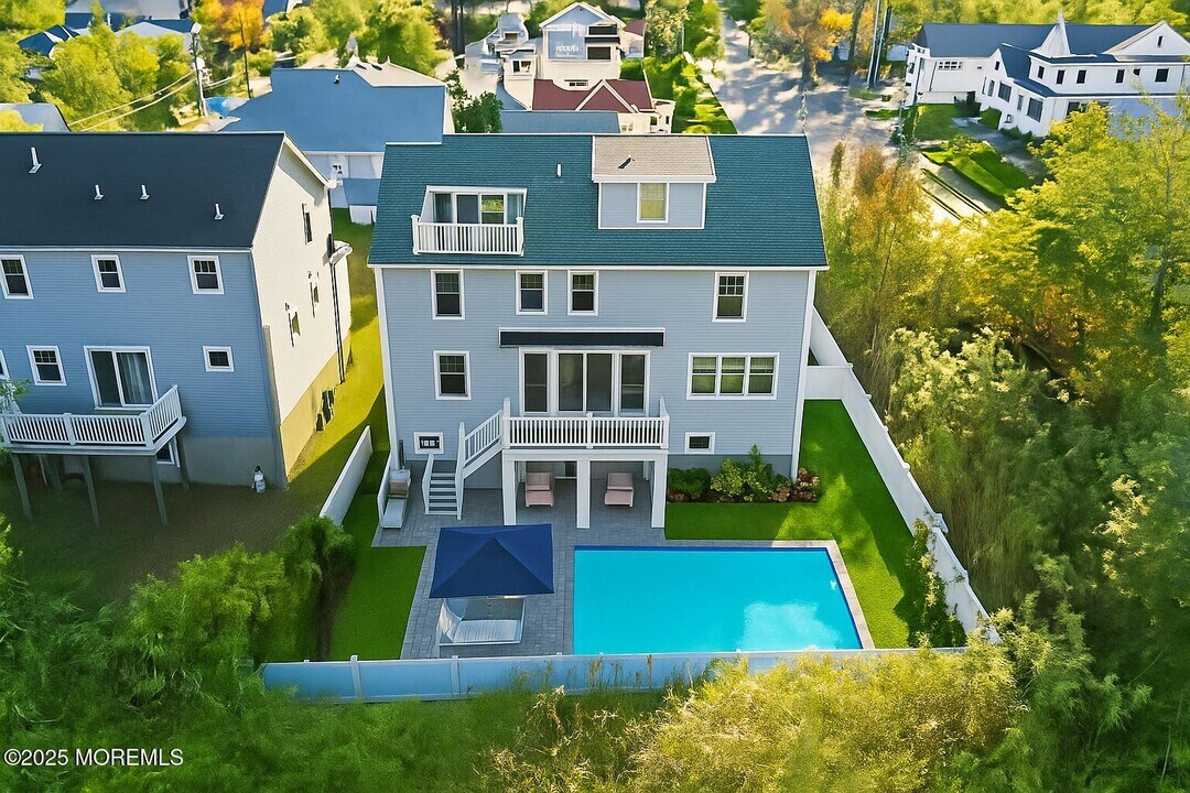 382 Western Ave in Bay Head, NJ - Building Photo