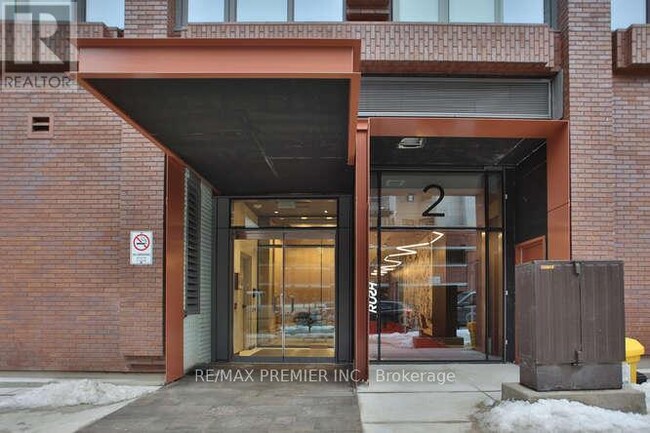 2-1002 Augusta Ave in Toronto, ON - Building Photo - Building Photo