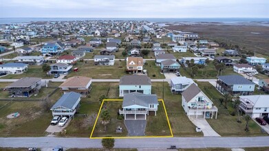 16522 Jean Lafitte Rd in Jamaica Beach, TX - Building Photo - Building Photo