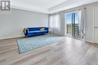 518 Parnian Private in Ottawa, ON - Building Photo - Building Photo