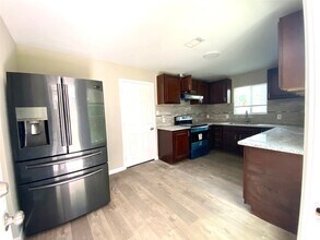 4411 Buena Vista St in Stafford, TX - Building Photo - Building Photo