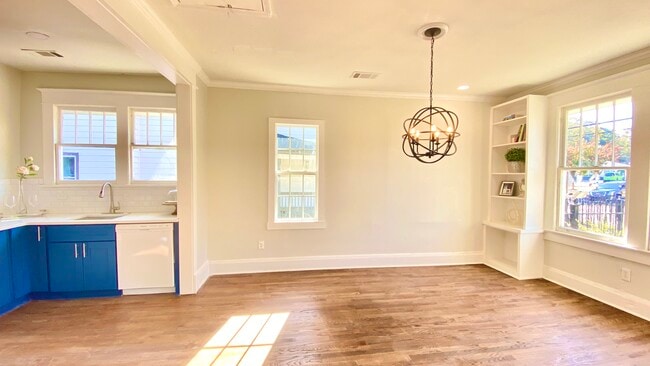 658 Cascade Ave SW in Atlanta, GA - Building Photo - Building Photo