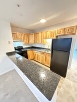 20 Amici Way in Andover, MA - Building Photo