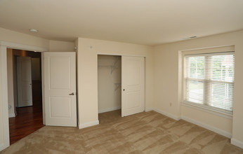 The Orchard Apartments in Greenfield, WI - Building Photo - Interior Photo