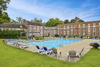 Olentangy Village in Columbus, OH - Building Photo - Building Photo