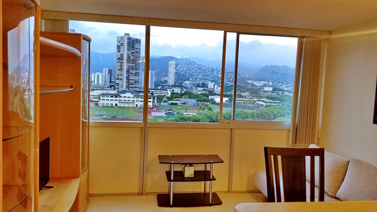 2211 Ala Wai Blvd, Unit 1405 in Honolulu, HI - Building Photo