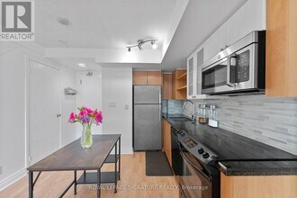 600 Fleet St in Toronto, ON - Building Photo - Building Photo