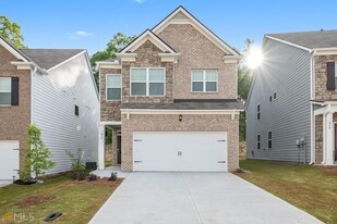 836 Bentley Dr in Fairburn, GA - Building Photo