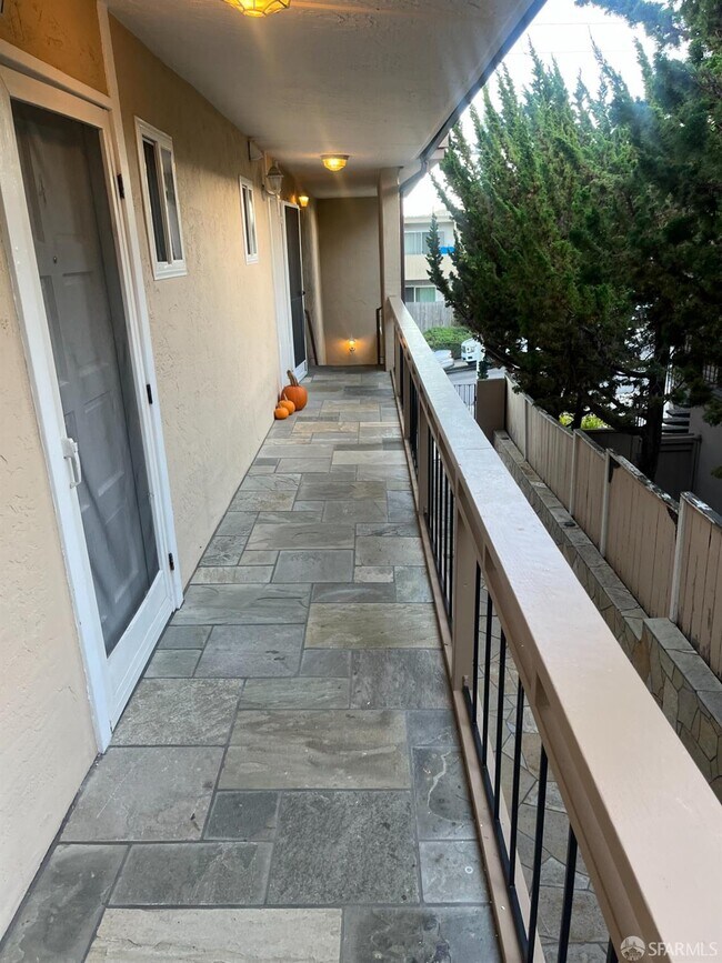 1342 Palos Verdes Dr in San Mateo, CA - Building Photo - Building Photo