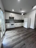 28 E 47th St in Bayonne, NJ - Building Photo