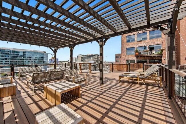 1890 Wewatta St in Denver, CO - Building Photo - Building Photo