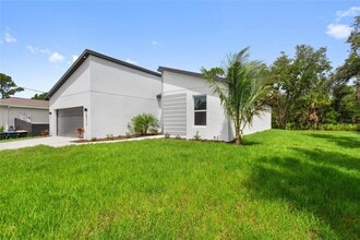 3327 Trapper Ln in North Port, FL - Building Photo - Building Photo
