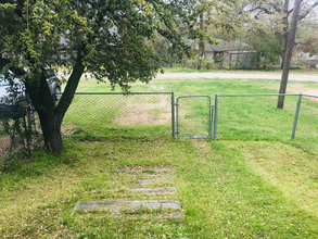 1605 W Elm St in Denison, TX - Building Photo - Building Photo