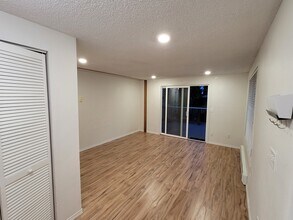 340 Hill Ct, Unit A in Bremerton, WA - Building Photo - Building Photo