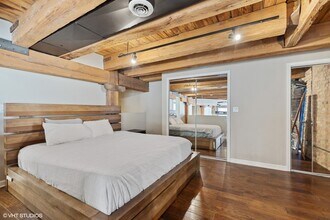 11 N Green St in Chicago, IL - Building Photo - Building Photo