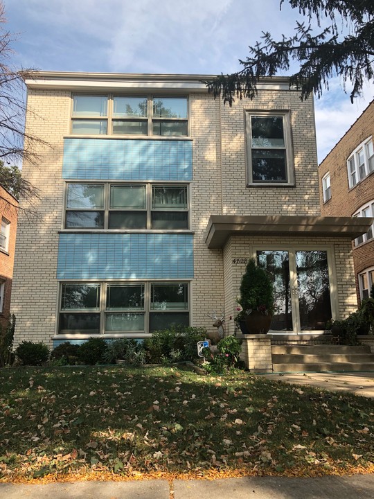 4828 Mulford St in Skokie, IL - Foto de edificio