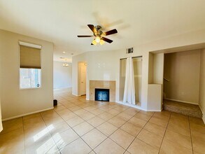 10231 Deerfield Beach Ave in Las Vegas, NV - Building Photo - Building Photo