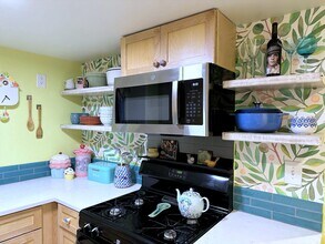 5940 N Bernard St, Unit Garden in Chicago, IL - Building Photo - Building Photo