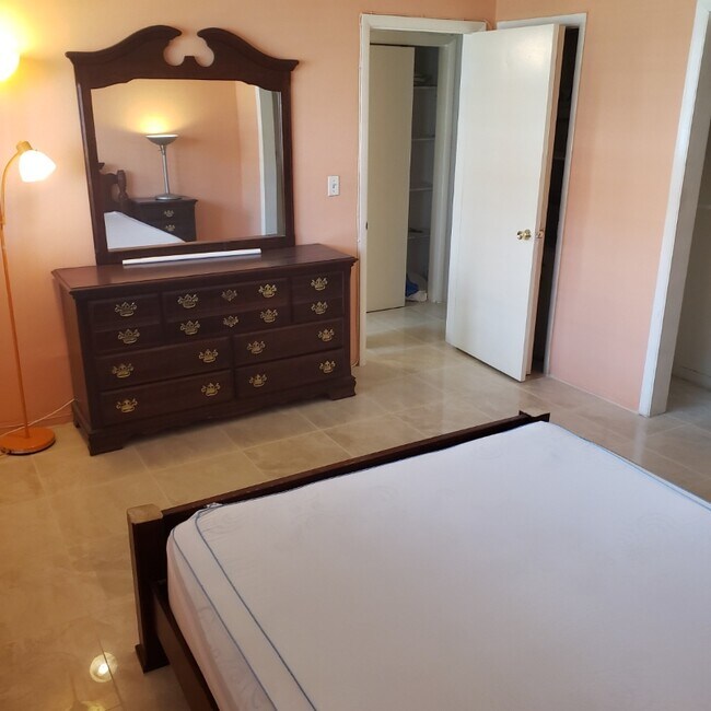 1420 Atlantic Shores Blvd in Hallandale Beach, FL - Building Photo - Building Photo