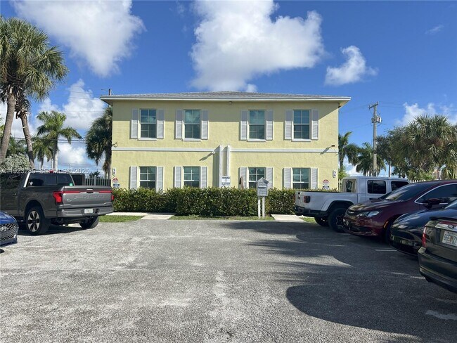 56 W 12th St in West Palm Beach, FL - Building Photo - Building Photo