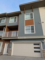 332 Harvest Hills Common NE in Calgary, AB - Building Photo