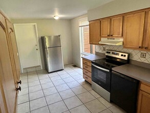 1201 Old Cannons Ln-Unit -1 in Louisville, KY - Building Photo - Building Photo