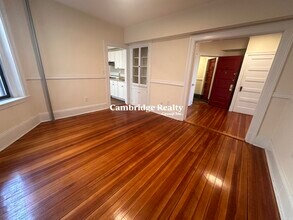 875 Massachusetts Ave, Unit 24A in Cambridge, MA - Foto de edificio - Building Photo