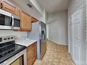 860 N Lake Sterling Ct in Casselberry, FL - Building Photo - Building Photo