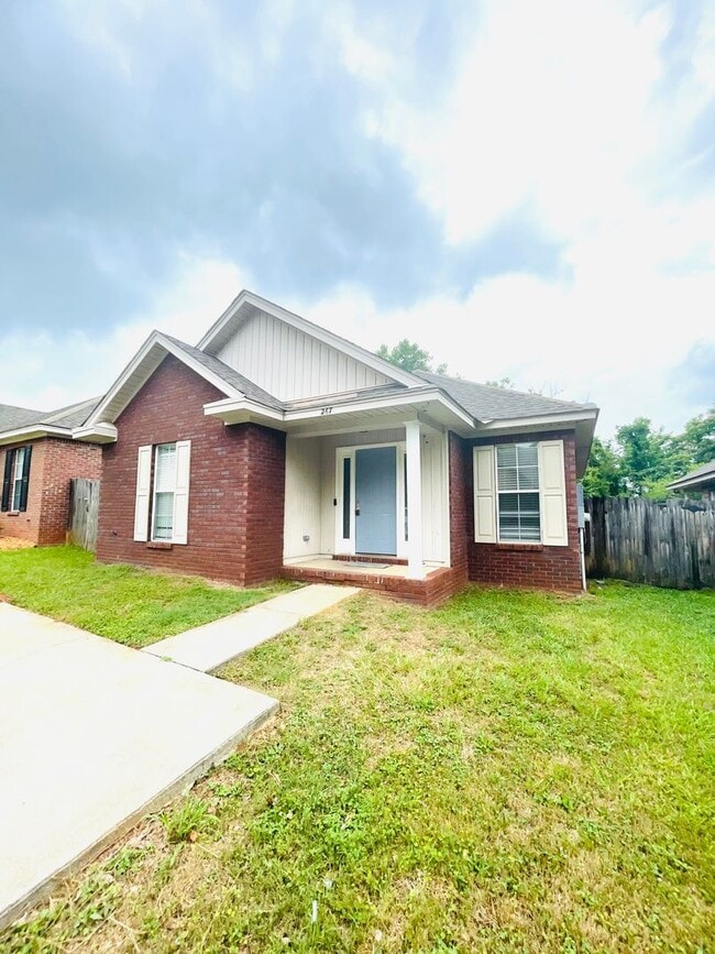 267 Thornfield Dr in Millbrook, AL - Building Photo - Building Photo