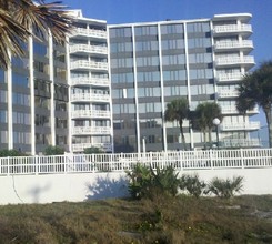 Nautilus Condominum in Flagler Beach, FL - Foto de edificio - Building Photo