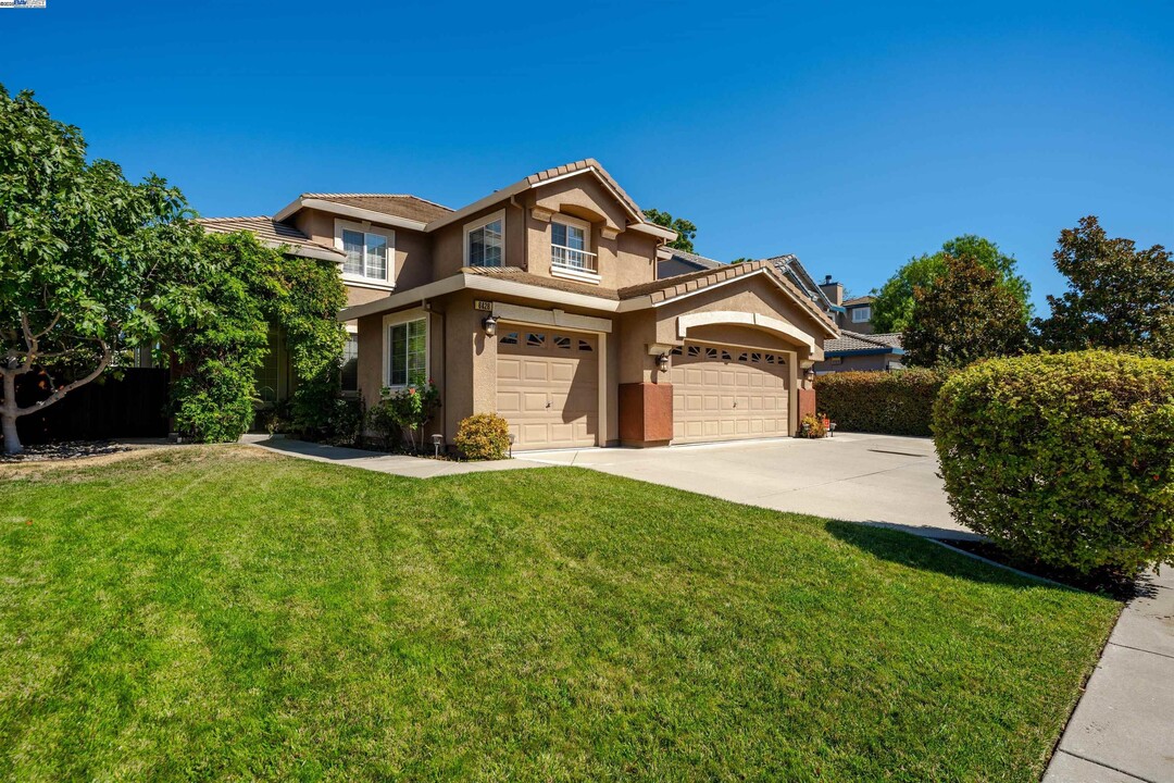 6426 Owl Way in Livermore, CA - Foto de edificio