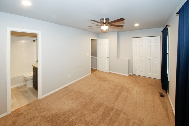 2959 Aspen Woods Entry in Doraville, GA - Building Photo - Building Photo