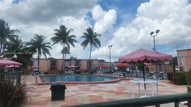 7231 Miami Lakes Dr in Miami Lakes, FL - Building Photo - Building Photo