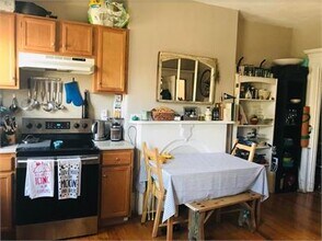 35 Dwight St, Unit 2 in Boston, MA - Foto de edificio - Building Photo