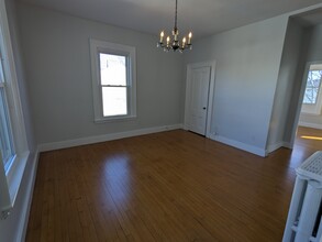 6 Hawthorne St, Unit 2 in Belmont, MA - Foto de edificio - Building Photo