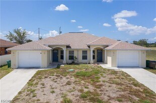 1118 Diplomat Pkwy E in Cape Coral, FL - Building Photo