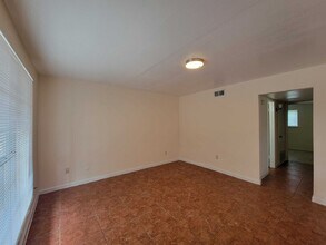 7301 Jensen Dr in Houston, TX - Building Photo - Building Photo