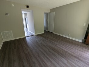 500 Paragon Mills Rd in Nashville, TN - Building Photo - Building Photo